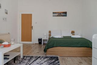 Comfortable Private Rooms Near Danube and Millennium - 3