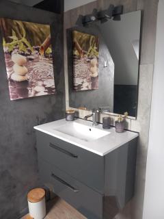 Logement complet à l'etage - 6