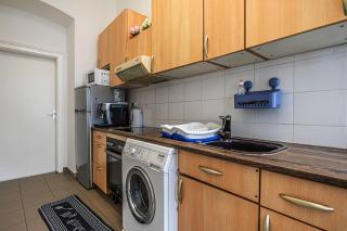 Modern 2BR Vienna Apartment Top Location & WiFi - 7