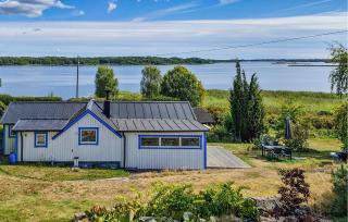 One-Bedroom Holiday Home In Sturko - 0