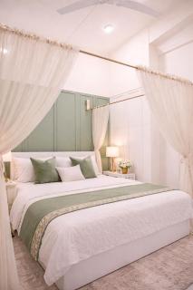 Hotel Shree Ashok!a Holy City Cottage Near Ram Janam Bhoomi and Temple - Premium Modern Furnishing - Book It Early - 2