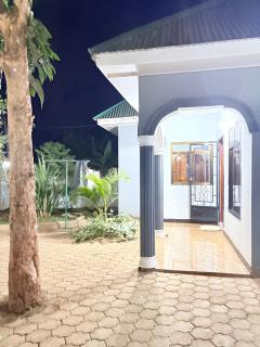 Cozy-Homey with solar -Firepit-Free Parking-Garden swing - 7