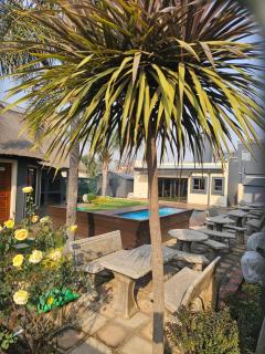 Lefatshe La Rona Guesthouse Springs - 6