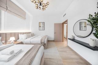 Family Friendly 2BR near Ferrari World & Yas Mall - 4