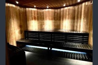 ADEK Apartment North Melb-Stylish 2BR Apartment with Pool, Gym & Parking - 4