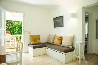 Punta Poppy beach Apt 3 minutes walk Oasis Hotel - 5