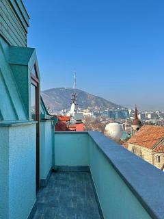 Old Metekhi Stay - 4