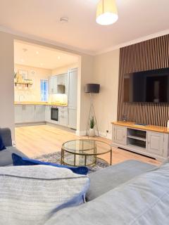 Bright and spacious 2 bedroom flat - 9