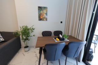 1 Bed Junior near Cleveland and Galleria Mall by Central Stay - 5