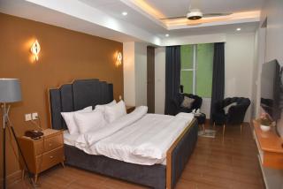 Prime Location Hotel Near Bridge Residency,314 - 1