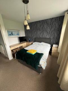 Corby Primrose Close Guest House - 1