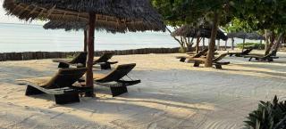 Amani Palms by Manolo Beach Resort - 4