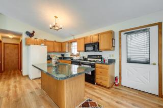 Old Forge Getaway! Cozy Base for All-Season Fun - 4