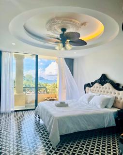 Nereus Hotel - 1