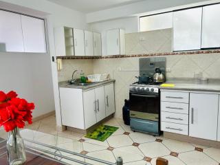 Modern 3BR Apartment with 2 Bathrooms in San Blas - 0