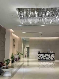 Minimalist 1BR Condo at Araneta City, Cubao - 5