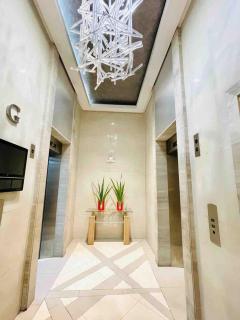 Minimalist 1BR Condo at Araneta City, Cubao - 1