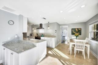 Manatee Cove - 1