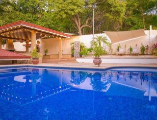 Walk to Beach - Hot Tub - Pool - Comfort & Space Villa - 3
