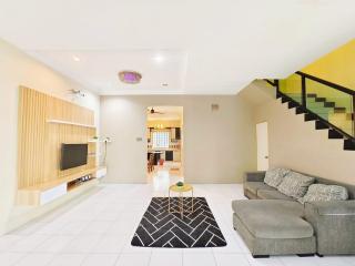 ipoh botani 4br12pax pets friendly muji luxe - 4