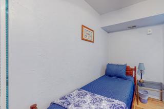 Oceanview condo with pool, beach access, jetted tub, W/D, & AC - 2