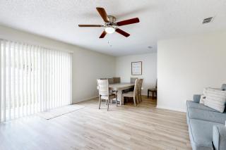 Comfortable retreat with large yard & beautiful furnishings - close to beaches - 1