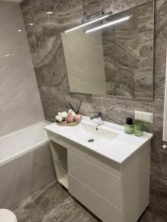 Stylish Apartment Near City Center - 1