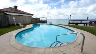 Bayfront w-docks & fish 3 Patios Prime Location - 0