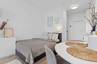 Stylish City View Apartment - 5