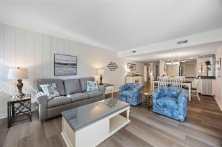 Sea Pines Escape 2BR Villa with Balcony & Golf View - 9