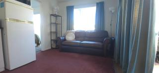 Cozy corner on Cohen - 1