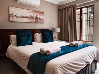 The Orion Guesthouse - 9