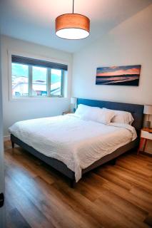 Ultimate Family Retreat Beach, Hot Tub & Games - 2