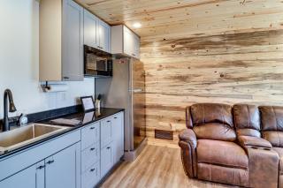 2 Mi to Lake Traverse Dog-Friendly Getaway - 2