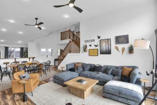 Lux Camelback Summit: 5br, Hot Tub, Game Room - 2