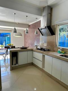 Linda casa de praia com jacuzzi, churrasqueira e piscina - 6