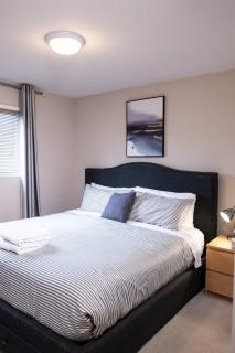 Family Retreat Hot Tub Banff and Calgary DT Access - 2