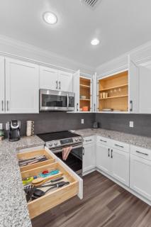 Seaside Serenity Pet Friendly Near Destin - 1