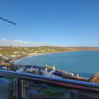 Harbour Views, Coverack - 4