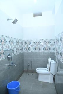 The Comfort Crest Family Home Stay - 8