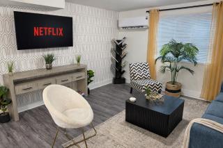 Private King Suite Near DC & Joint Base Andrews - District Heights - 9