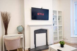 4 bedrooms 8 beds Wi-FI smart tv games room - 9