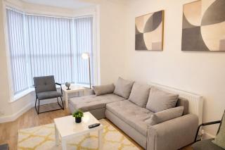 4 bedrooms 8 beds Wi-FI smart tv games room - 5