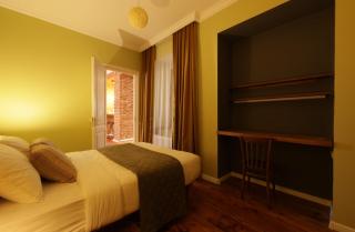 Wooden Style 2BD Charming Stay Prime Old Tbilisi - 7