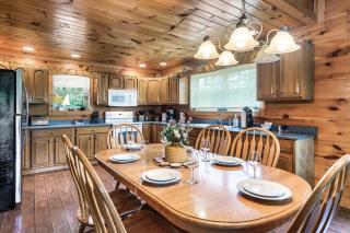 Stunning Lake Cabin Sleeps 10, Private Lake Access, Hot Tub, Free Parking! - 6