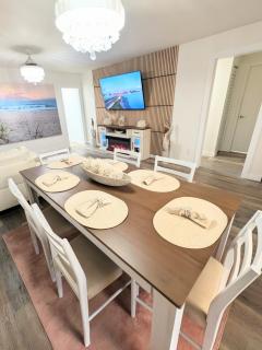 Fort Myers Coastal Retreat Hot Tub, Yard & Games - 7