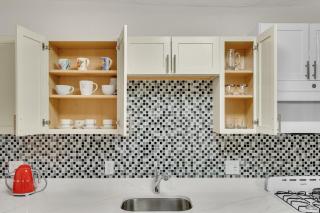 Entire newly renovated one-bedroom apartment - 6