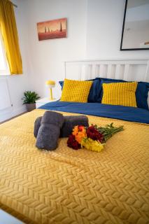 City Centre 2-Bed with Balcony, Cabot Circus - 1