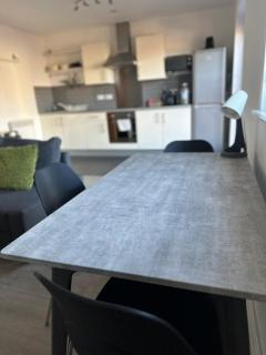 New Private Room in Shared 2 Bed Flat Delta Point - 1