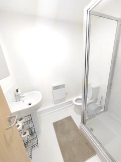 New Private Room in Shared 2 Bed Flat Camp St - 2